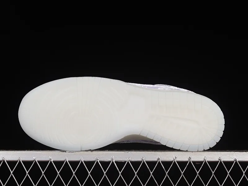 All Categories Nk SB Dunk Series Nk SB Dunk Low Low-top sneakers LW version Nk Dunk Low x Fragment